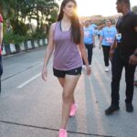 Warina Hussain Instagram – I had a very exhilarating Sunday morning at the Skechers Mumbai Walkathon 2022! 🏃🏻‍♀️

I felt charged up to walk and participate in the 3 Kms category and be a part of this great initiative by @Skechersindia that brought Mumbaikars and this city to walk together.

The energy of the crowd was just outstanding!!!

#GoWalkMumbai #SkechersIndia