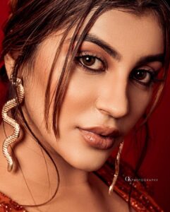 Yaashika Aanand Instagram - Life is a game with snakes on every level 🐍

 📸 @gk_.photography._ 
Styled by @paviiiee_08 
Dress @ardanaharanbridal 
Mua @littleheartbyabu 
Hair @_style_n_art_ 
Retouch @harry_dane_retouch
.
.
.
#yashika #explore #glam #photoshoot #snake #fashion