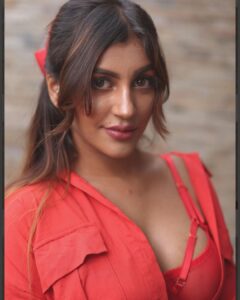 Yaashika Aanand Instagram - We are 3.8 Million stronger <3 love u all ♥️🙏🧿
.
.
Mua @makeupbygow 
Outfit @nymphish.byz 
.
.
.
#redchili #glam #appreciationpost #explorepage✨ #viral #yashika