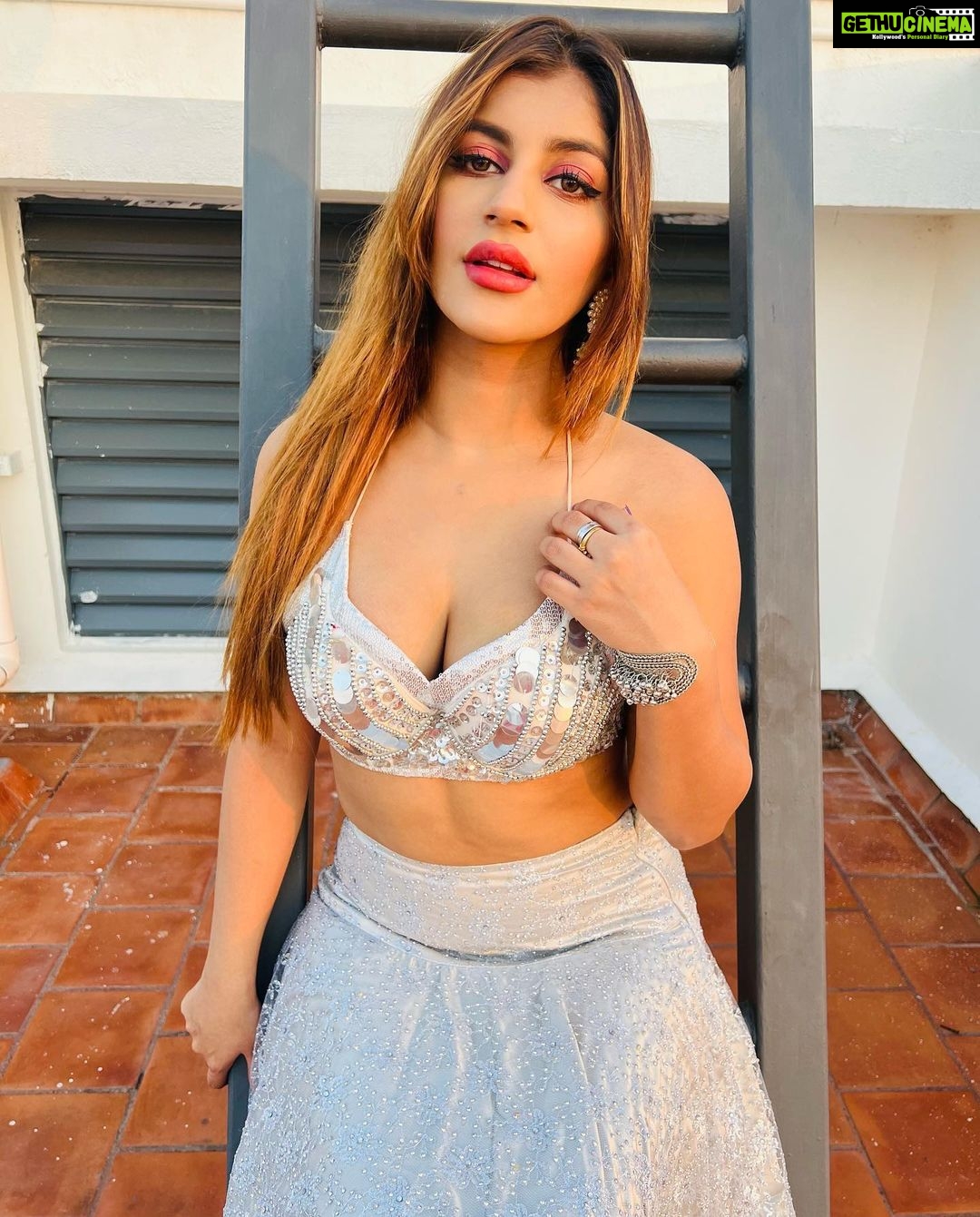 Yaashika Aanand Instagram - Help me choose 😉 so confused 😉