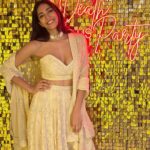 Yogita Bihani Instagram - Happy Diwali 🪔♥️💥 Wearing @lashkaraa Jewellery @houseofjskjewels Decor @privievents Styled by @shefalideora_