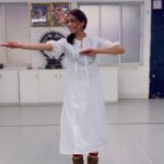 Yogita Bihani Instagram – Back after almost a month, but so happy with the Chakkars 💃🏻 
Next Goal : 27 Chakkars 😎

I am calling it my kathak journey! 

Wearing @janasyaclothing 

#reels #kathak #classicaldance #backtoroots