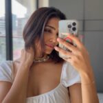 Yogita Bihani Instagram – Little miss clicks 💯 mirror selfies and posts all of them 🫠
