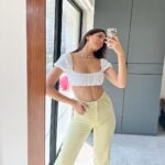 Yogita Bihani Instagram - Little miss clicks 💯 mirror selfies and posts all of them 🫠