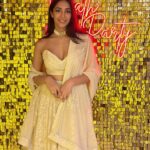 Yogita Bihani Instagram - Happy Diwali 🪔♥️💥 Wearing @lashkaraa Jewellery @houseofjskjewels Decor @privievents Styled by @shefalideora_