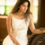 Aadhirai Soundarajan Instagram - Live in the moment🎭 Photography : @camerasenthil Shoot organized by : @rrajeshananda #whitedress #littlewhitedress #white #casuallook #casual #casualstyle #casualoutfit #casualwear #nomakeup #nofilter #nomakeupmakeup #nomakeuplook #simple #photoftheday #photography #photoshoot #portraitphotography #portrait #actresslife #actress #tamilactress #kollywoodactress #kollywood #tollywoodhotactress #tollywood #teluguactress #model #modeling #modelling #aadhiraisoundararajan Chennai, India