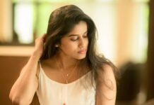 Aadhirai Soundarajan Instagram - Live in the moment🎭 Photography : @camerasenthil Shoot organized by : @rrajeshananda #whitedress #littlewhitedress #white #casuallook #casual #casualstyle #casualoutfit #casualwear #nomakeup #nofilter #nomakeupmakeup #nomakeuplook #simple #photoftheday #photography #photoshoot #portraitphotography #portrait #actresslife #actress #tamilactress #kollywoodactress #kollywood #tollywoodhotactress #tollywood #teluguactress #model #modeling #modelling #aadhiraisoundararajan Chennai, India