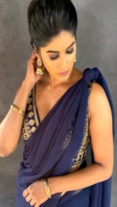Aadhirai Soundarajan Instagram - Loving this look✨ Done by my most favorite makeup artist @artistrybyolivia The beautiful who makes the others Beautiful❤ @jayashree_hairstylist loved this hair do and @sarancapture thank you so much for the amazing clicks. Fav Team🤗such a sweethearts. #aadhiraisoundararajan #bigil #actress #model #modeling #photooftheday #makeup #makeupartist #hairstyles #hair #love #reels #reelitfeelit #reelsoftheday #instareels #instagood #saree #instadaily #me #smile #photography #instafashion