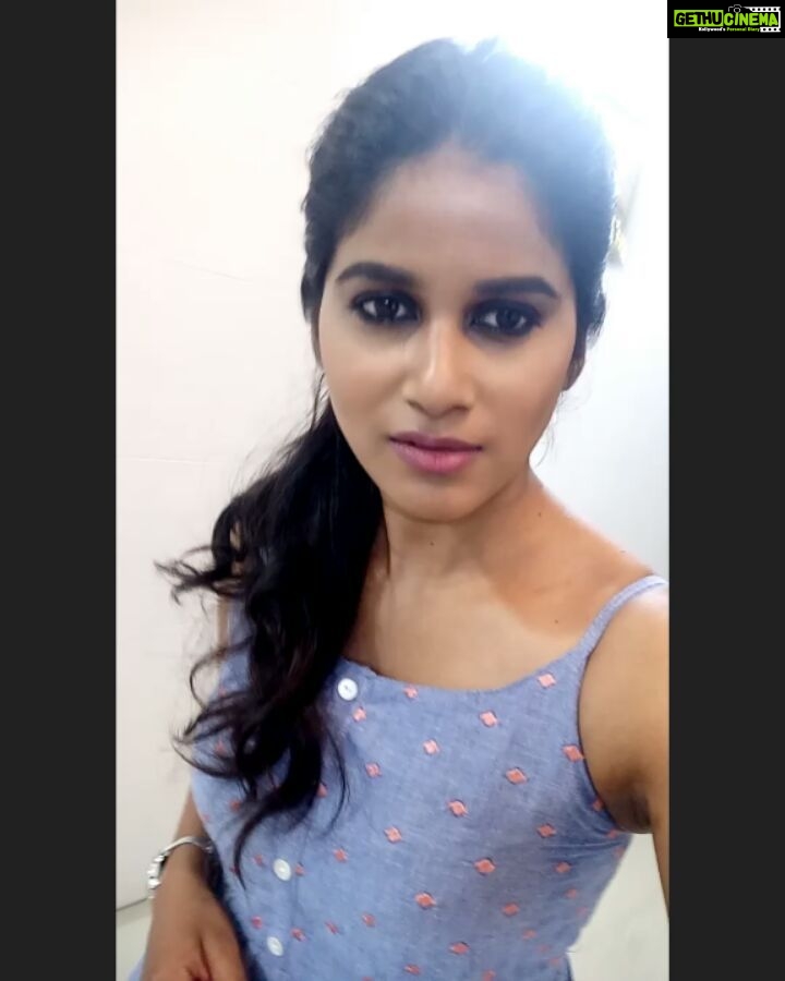 Aadhirai Soundarajan Instagram - Life is a Boomerang Guys✨What you give, You get🤗 . . . . #aadhiraisoundararajan #bigil #minnoli #kollywood #kollywoodcinema #actorslife #acting #tamilcinema #tamilfilmindustry #life #is #a #boomerang
