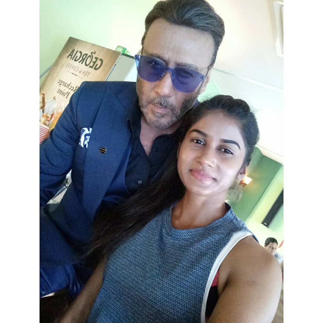 Aadhirai Soundarajan Instagram - Minnoli with Jackie dada aka Sharma✨
😱this was my reaction actually, during that second half flash back of Sharma! What an acting sir👌 @apnabhidu Thank you so much sir for being part of BIGIL🙏
#bigil #jackieshroff #thalapathy #tamilcinema #life #bigildiwali Aadhirai Soundarajan Instagram - Minnoli with Jackie dada aka Sharma✨ 😱this was my reaction actually, during that second half flash back of Sharma! What an acting sir👌 @apnabhidu Thank you so much sir for being part of BIGIL🙏 #bigil #jackieshroff #thalapathy #tamilcinema #life #bigildiwali