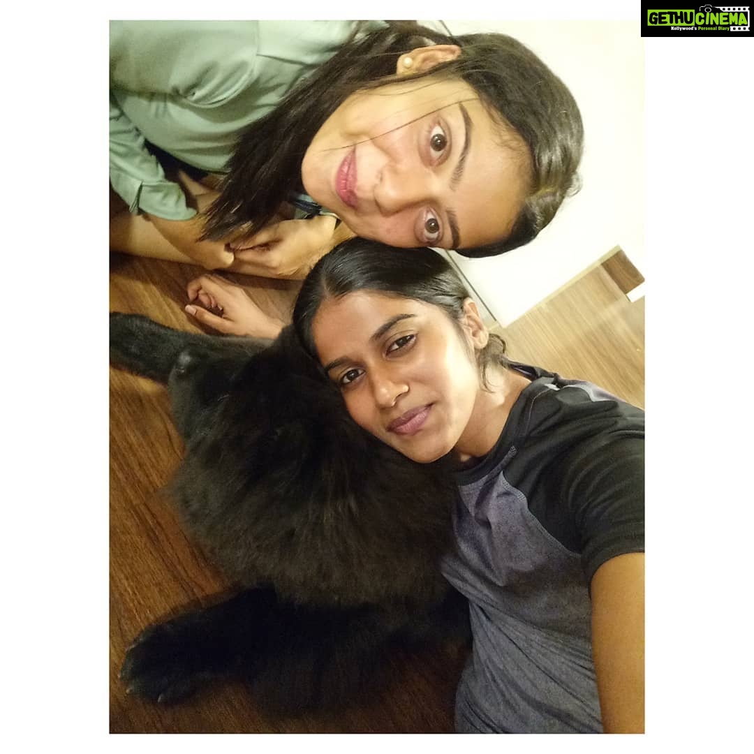 Aadhirai Soundarajan Instagram - Happii BDay To You Dear One😽 I Hope Your Day Is Filled With Lots Of Love And Laughter! May The Love And Happiness You Share With Others Return To You Tenfold❤ I Wish You Many More Happiest Of Birthdays🎉🎊 @varshabollamma Love d Bollamma😘Daughter of Monnamma😁👭