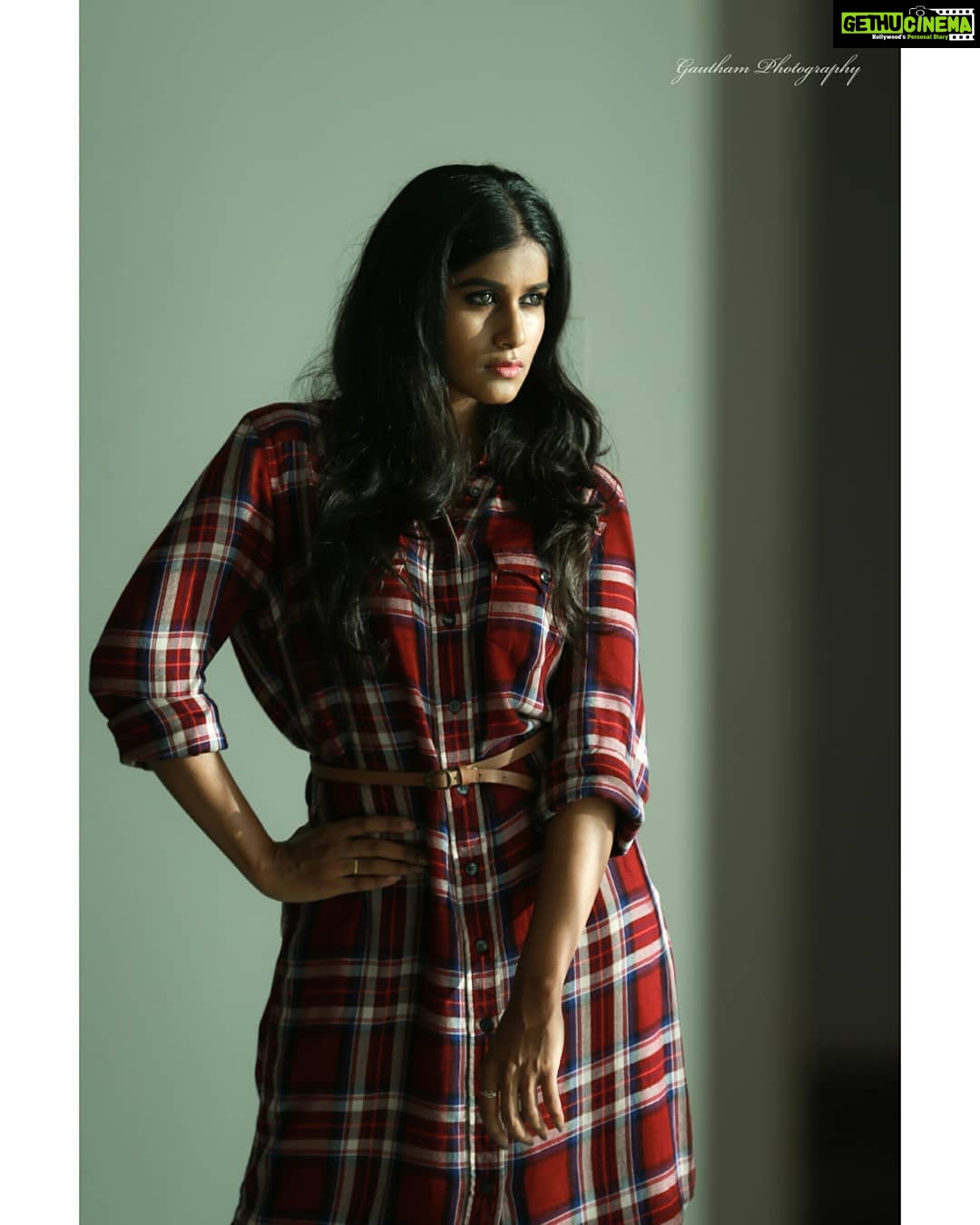Aadhirai Soundarajan Instagram - Which One Do You Like? Retouched or Raw? Photography: @cinematographer_gautham Special Thanks To Miss @indhuja_ravichandran For Putting All Her Kai Vannam(MUA💄 and Styling👗) To Make Me Beautiful In Each Frame🙏 Love You Darling😘❤