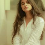 Aadhirai Soundarajan Instagram - 🤍 #whitedress #whiteshirt #shirt #white #whiteoutfit #hairlove #hair #photoftheday #photoshoot #fashionphotography #fashionista #fashionstyle #fashionmodel #styling #style #modeling #modelling #modellife #fashion #insta #instafashion #instadaily #love #longhair #smile #attitude #followforfollowback #follow4followback #followｍe #aadhiraisoundararajan Chennai, India