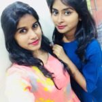 Aadhirai Soundarajan Instagram – 😻A best friend is someone👉who knows exactly what you are thinking about just by taking one quick glance at you😂😹 Crime Partner👭 #samemindset #samethoughts #samefeelings #samedesires 😝also sameVIDHI😅🙌@shobana_shankar