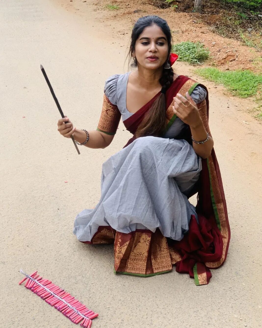 Aadhirai Soundarajan Instagram - Happy Diwali Nanba✨ Totally in love with this Halfsaree❣ Thank you so much @ivalinmabia and @priyaregan_mb for sending me this beautiful halfsaree for this Diwal!!! PC : @yazh_raj #aadhiraisoundararajan #diwali #diwalioutfit #diwalilook #diwalivibes #diwalicelebration #ivalinmabia #celebration #diwali2022 #halfsaree #halfsareelove #desighnerwear #monday #happiness #crackers #love #rose #girl #smile #insta #instagood #instadaily Tirupur