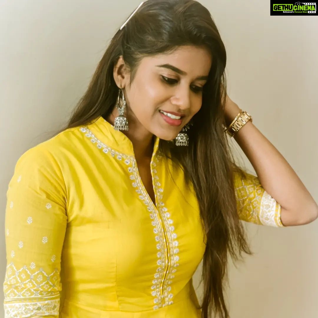 Aadhirai Soundarajan Instagram - 🌻 #yellow #yellowdress #yellove #smile #kurti #kurta #ootd #outfitoftheday #happiness #love #instalove #instagood #instadaily #kollywood #tamilactress #tamilcinema #tollywoodactress #tollywood #actresslife #actress #actorslife #followforfollowback #follow4followback #followme #likeforlikes #likeforfollow #selflove #outfits #aadhiraisoundararajan Chennai, India