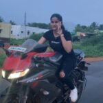 Aadhirai Soundarajan Instagram - Who said that only boys love bikes🤫 #aadhiraisoundararajan #reel #reels #reelitfeelit #reelkarofeelkaro #reelsinstagram #reelsvideo #reelsindia #trendingreels #trending #trend #jungu #trendingsongs #trendingnow #music #bike #bikelovers #bikeride #bikes #bikergirl #ride #hillstation #megamalai #hills #rain #rainyday #r15