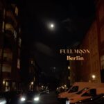 Aditi Chengappa Instagram – 🌕 blessings to all ✨
.
.
.
#berlin #mond #vollmond #kreuzberg #kotty #kotbussertor #nacht #nachtfotografie #mood #nightlights #expatsingermany Kreuzberg, Berlin, Germany