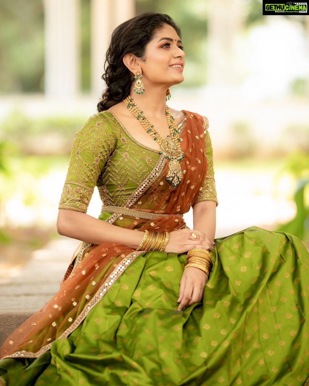 Aditi Shankar Instagram - #navratri2022 with Aditiβ¨ Day 5: Gorgeous Green an embodiment of energy engendering growth and fertility π On this 5th day of navarathri here's wishing everyone tremendous success in endeavors of your choice. Styled by:- @dr.vinothinipandian Outfits π:- @nirali_design_house MUAH π:- @vijiknr Photographed by πΈ:- @camerasenthil Jewellery π:- @jjjewellerymart Flowers:- @poovai_bridal_flowers Location:- @avmgardens Digital Patner:- @cognitiveidealab @rrajeshananda AVM Gardens