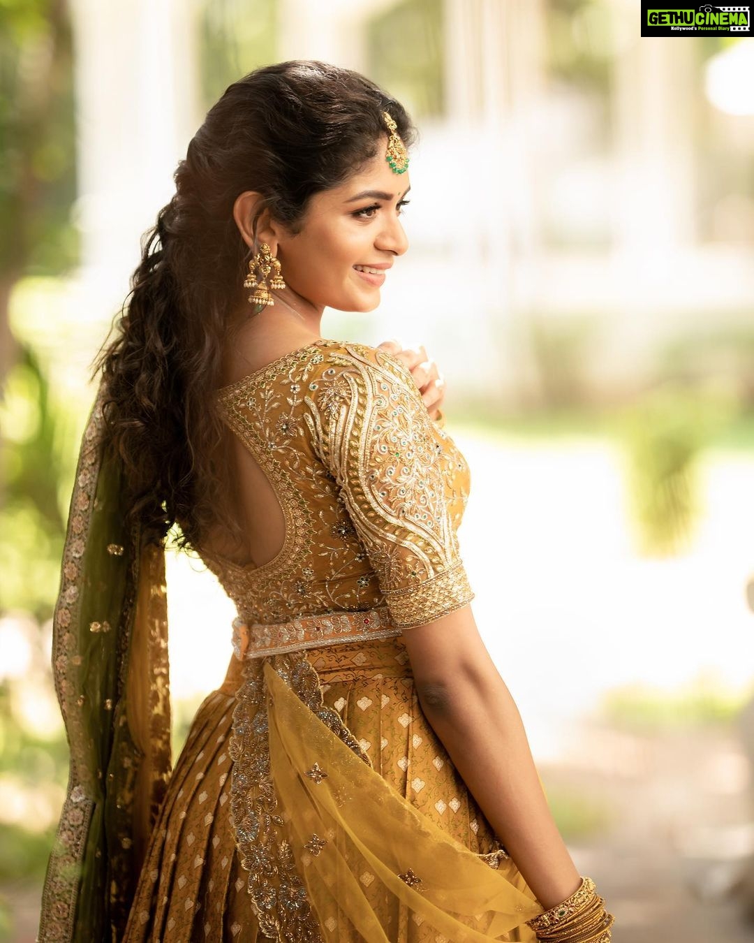 Aditi Shankar Instagram - #navratri2022 with Aditi✨ Day 4: youthful yellow the paragon of happiness and strength . On this 4th day of navarathri I wish you endless cheer and abundant joy. Styled by:- @dr.vinothinipandian Outfits 👗:- @nirali_design_house MUAH💄:- @vijiknr Photographed by 📸:- @camerasenthil Jewellery 💎:- @jjjewellerymart Location:- @avmgardens Digital Patner:- @cognitiveidealab @rrajeshananda AVM Gardens