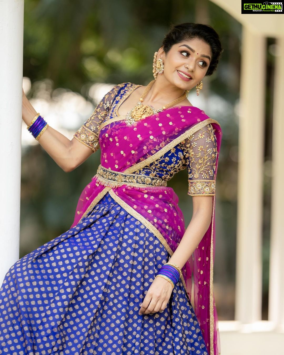 Aditi Shankar Instagram - #navratri2022 with Aditiโจ Day 3: buoyant blue a cerulean elegance presenting a combination of richness and serenity. On this 3rd day of Navratri Wishing sublime bliss for a vibrant you ๐ Styled by:- @dr.vinothinipandian Outfits ๐:- @nirali_design_house MUAH ๐:- @vijiknr Photographed by ๐ธ:- @camerasenthil Jewellery ๐:- @jjjewellerymart Location:- @avmgardens Digital Patner:- @cognitiveidealab Flowers:- @poovai_bridal_flowers @rrajeshananda AVM Gardens