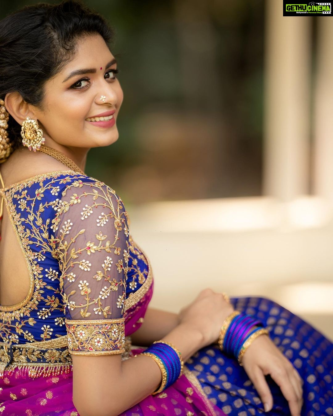 Aditi Shankar Instagram - #navratri2022 with Aditiโจ Day 3: buoyant blue a cerulean elegance presenting a combination of richness and serenity. On this 3rd day of Navratri Wishing sublime bliss for a vibrant you ๐ Styled by:- @dr.vinothinipandian Outfits ๐:- @nirali_design_house MUAH ๐:- @vijiknr Photographed by ๐ธ:- @camerasenthil Jewellery ๐:- @jjjewellerymart Location:- @avmgardens Digital Patner:- @cognitiveidealab Flowers:- @poovai_bridal_flowers @rrajeshananda AVM Gardens