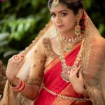 Aditi Shankar Instagram – #navratri2022 with Aditi✨

Day 2 :  Romantic Red a capricious blend of vigor warmth and passion. A color of contrasting emotions.

Wishing you love, spirit and mettle on the second day of Navarathri.

Styled by:- @dr.vinothinipandian 
Outfits 👗:- @nirali_design_house (blouse and duppata) @samyuktharose (saree) 
MUAH💄:- @vijiknr
Photographed by 📸:- @camerasenthil
Jewellery 💎:- @jjjewellerymart 
Location:- @avmgardens
Digital Patner:- @cognitiveidealab
@rrajeshananda AVM Gardens
