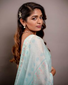 Aditi Shankar Instagram - Fight for your fairytale 🌈✨

Styled by: @dr.vinothinipandian
Photographed by📸 : @kiransaphotography 
Outfit👗: @bandananarulaofficial
MUAH💄: @vishalcharanmakeuphair @hairbyradhika 
Jewellery💎: @JCSjewelcreations