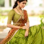 Aditi Shankar Instagram - #navratri2022 with Aditi✨ Day 5: Gorgeous Green an embodiment of energy engendering growth and fertility 💚 On this 5th day of navarathri here's wishing everyone tremendous success in endeavors of your choice. Styled by:- @dr.vinothinipandian Outfits 👗:- @nirali_design_house MUAH 💄:- @vijiknr Photographed by 📸:- @camerasenthil Jewellery 💎:- @jjjewellerymart Flowers:- @poovai_bridal_flowers Location:- @avmgardens Digital Patner:- @cognitiveidealab @rrajeshananda AVM Gardens