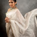 Aditi Shankar Instagram - My white saree dream came true 🕊 Viruman Chennai press meet Styled by: @dr.vinothinipandian Photographed by 📸: @kiransaphotography Outfit 👗: @_.rubeenavogueofficial._ MUAH 💄: @vishalcharanmakeuphair @hairbyradhika Jewellery💎: @jcsjewelcreations