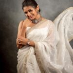 Aditi Shankar Instagram - My white saree dream came true 🕊 Viruman Chennai press meet Styled by: @dr.vinothinipandian Photographed by 📸: @kiransaphotography Outfit 👗: @_.rubeenavogueofficial._ MUAH 💄: @vishalcharanmakeuphair @hairbyradhika Jewellery💎: @jcsjewelcreations