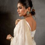 Aditi Shankar Instagram - My white saree dream came true 🕊 Viruman Chennai press meet Styled by: @dr.vinothinipandian Photographed by 📸: @kiransaphotography Outfit 👗: @_.rubeenavogueofficial._ MUAH 💄: @vishalcharanmakeuphair @hairbyradhika Jewellery💎: @jcsjewelcreations