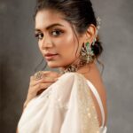 Aditi Shankar Instagram - My white saree dream came true 🕊 Viruman Chennai press meet Styled by: @dr.vinothinipandian Photographed by 📸: @kiransaphotography Outfit 👗: @_.rubeenavogueofficial._ MUAH 💄: @vishalcharanmakeuphair @hairbyradhika Jewellery💎: @jcsjewelcreations