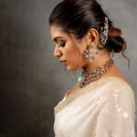 Aditi Shankar Instagram - My white saree dream came true 🕊 Viruman Chennai press meet Styled by: @dr.vinothinipandian Photographed by 📸: @kiransaphotography Outfit 👗: @_.rubeenavogueofficial._ MUAH 💄: @vishalcharanmakeuphair @hairbyradhika Jewellery💎: @jcsjewelcreations