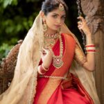 Aditi Shankar Instagram – #navratri2022 with Aditi✨

Day 2 :  Romantic Red a capricious blend of vigor warmth and passion. A color of contrasting emotions.

Wishing you love, spirit and mettle on the second day of Navarathri.

Styled by:- @dr.vinothinipandian 
Outfits 👗:- @nirali_design_house (blouse and duppata) @samyuktharose (saree) 
MUAH💄:- @vijiknr
Photographed by 📸:- @camerasenthil
Jewellery 💎:- @jjjewellerymart 
Location:- @avmgardens
Digital Patner:- @cognitiveidealab
@rrajeshananda AVM Gardens