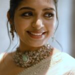 Aditi Shankar Instagram - Feels like I’m living in a dream ✨🕊 Styled by: @dr.vinothinipandian Photographed by📸 : @kiransaphotography Outfit👗: @_.rubeenavogueofficial._ MUAH💄: @vishalcharanmakeuphair @hairbyradhika Jewellery💎: @JCSjewelcreations
