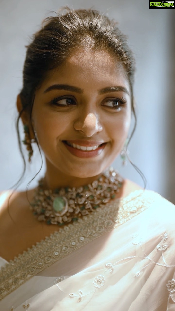 Aditi Shankar Instagram - Feels like I’m living in a dream ✨🕊 Styled by: @dr.vinothinipandian Photographed by📸 : @kiransaphotography Outfit👗: @_.rubeenavogueofficial._ MUAH💄: @vishalcharanmakeuphair @hairbyradhika Jewellery💎: @JCSjewelcreations
