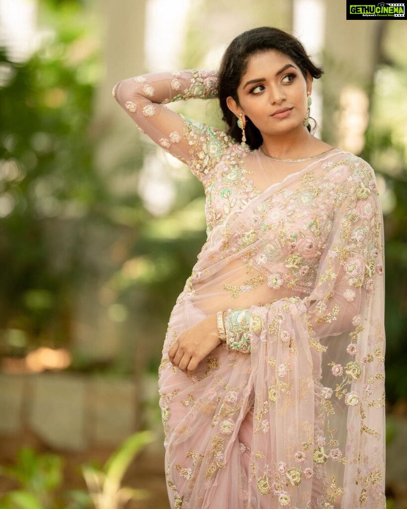 Aditi Shankar Instagram - #navratri2022 with Aditi✨ Day 9: Placid pink a feast to the eye is the confluence of kinship, rapport and unanimity 💕 On this 9th day of navarathri let our kindness bring about a harmony that results in eternal bliss to mankind. Styled by:- @dr.vinothinipandian Outfit by:- @nirali_design_house MUAH💄:- @vijiknr Photographed by 📸:- @camerasenthil Jewellery 💎:- @jjjewellerymart Location:- @avmgardens Digital Patner:- @cognitiveidealab @rrajeshananda AVM Gardens