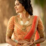 Aditi Shankar Instagram – #navratri2022 with Aditi✨
Day 7: Cheery orange reflecting the colors of the sun, so exuberant and energetic 🧡
On the 7th day of navarathri let positivity rule our thoughts and joy fill our homes.
Styled by:- @dr.vinothinipandian
Outfit by:- @nirali_design_house
MUAH💄:- @vijiknr
Photographed by 📸:- @camerasenthil
Jewellery 💎:- @jjjewellerymart
Location:- @avmgardens
Digital Patner:- @cognitiveidealab
@rrajeshananda AVM Gardens