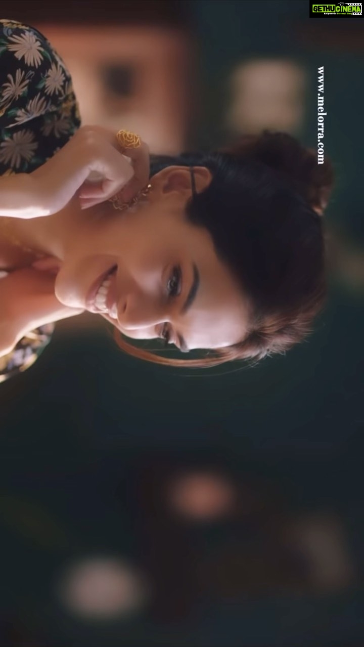 Aditi Vats Instagram - Well if you are watching IPL you have already witnessed this a million times but for the loving family of #instagram there you go with my latest endorsement for jewellery @melorra_com . . . . . . . . . . . #melloras #jewellery #gold #goldjewellery #tvc