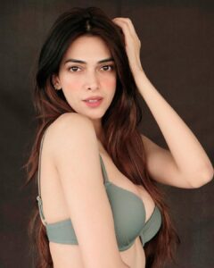 Aditi Vats Instagram - Even simple polas are beautiful because the subject is beautiful ❤️