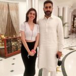 Aditi Vats Instagram - N now look whoooooo, wohooooooo 👻👻👻 And yeah he is soooo nice, sooo nice , what do I tell you how nice, just tooo good a person and well about the actor he is , the world is talking about that , so I know the mass can do with one less opinion of mine on that but all in all amazing actor with amazing human qualities and vocational skills though 🌸🌸🌸@bachchan #dasvi #maddockfilms Lucknow nawaboon ka sahar