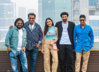 Aditya Roy Kapur Instagram - Super excited and grateful to be part of #MetroInDino. ❤️🎶🎼 Shoot begins soon!!! 🎥⏰ @anupampkher @neena_gupta @pankajtripathi @konkona @alifazal9 @fatimasanashaikh @anuragbasuofficial @ipritamofficial @tseriesfilms @tseries.official @anuragbasuproductions #BhushanKumar #KrishanKumar @shivchanana @tanibasu