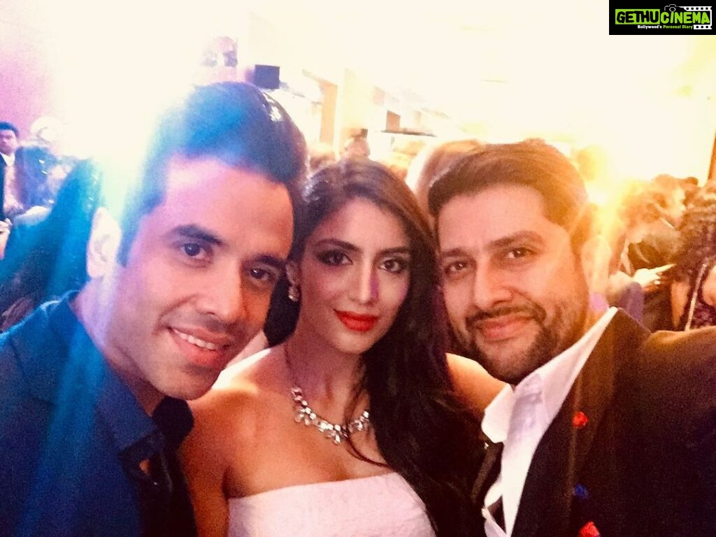 Aftab Shivdasani Instagram - Happy happy birthday my friend @tusshark89 , here’s to many more great memories and happy times! 🥂🤗 Have a great day filled with joy, love and peace. Stay blessed buddy. Lots of love from Nin, me & Nevaeh. ❤️🎂