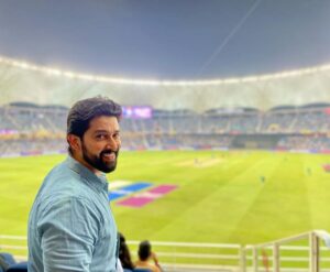 Aftab Shivdasani Instagram - Heart is bleeding blue at the moment 💙. 
They don’t call it the mother of all games for nothing. Jai Hind 🙏🏼🇮🇳 🏏 
#indvspak #icct20worldcup #grateful