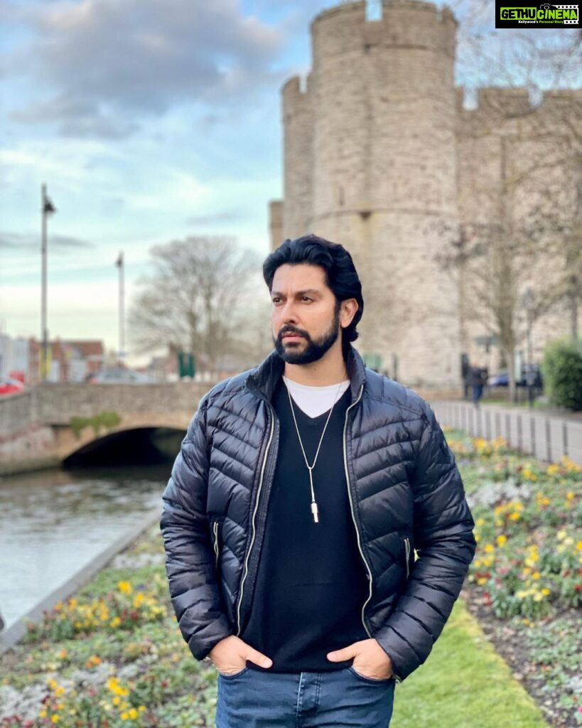 Aftab Shivdasani Instagram - ‘Silence is the only language I’m fluent in.’ 🤍🗯