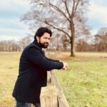 Aftab Shivdasani Instagram - ‘Be a piece of peace.’ ✨🤎🐎 #peaceful #beginning #2022