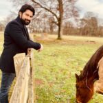 Aftab Shivdasani Instagram – ‘Be a piece of peace.’ ✨🤎🐎

#peaceful #beginning #2022