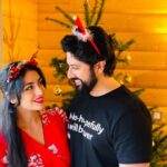 Aftab Shivdasani Instagram - “It’s not what’s under the Christmas tree that matters but who’s around it.” 🎄❤️✨ Merry Christmas everyone, have a beautiful and blissful time. Seasons greetings to all.🙏🏼🎅🏽 United Kingdom