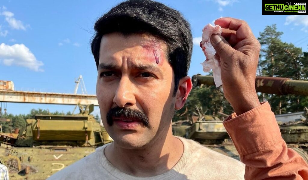 Aftab Shivdasani Instagram - Thank you for all your kind words and appreciation. I’m grateful to each and every one of you in the audience. Vijay Kumar is, and will be one of my most ‘special’ characters I’ve played. 🙏🏼✨❤️ #specialops 1.5 @neerajpofficial @shivam.nair.12 @kaykaymenon02 @aadilkhanitis @shitalbhatia_official @fridaystorytellers @disneyplushotstar @aishwaryasushmita @devendradeshpande31 @fal1804 @kavipandit @thetrishaan @pathakvinay @gautamikapoor @jyot10 Kyiv, Ukraine